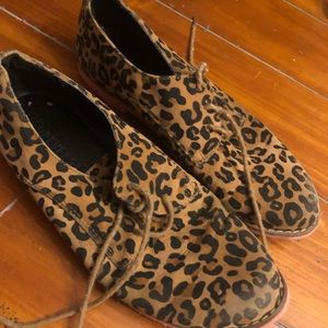 Women’s leopard print flats.